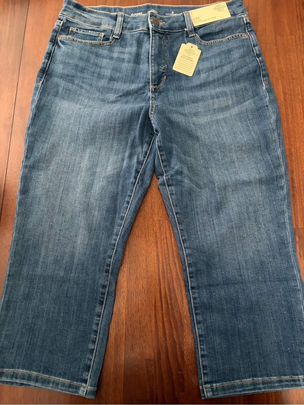 Women's St John’s Bay Blue Denim Capris 6